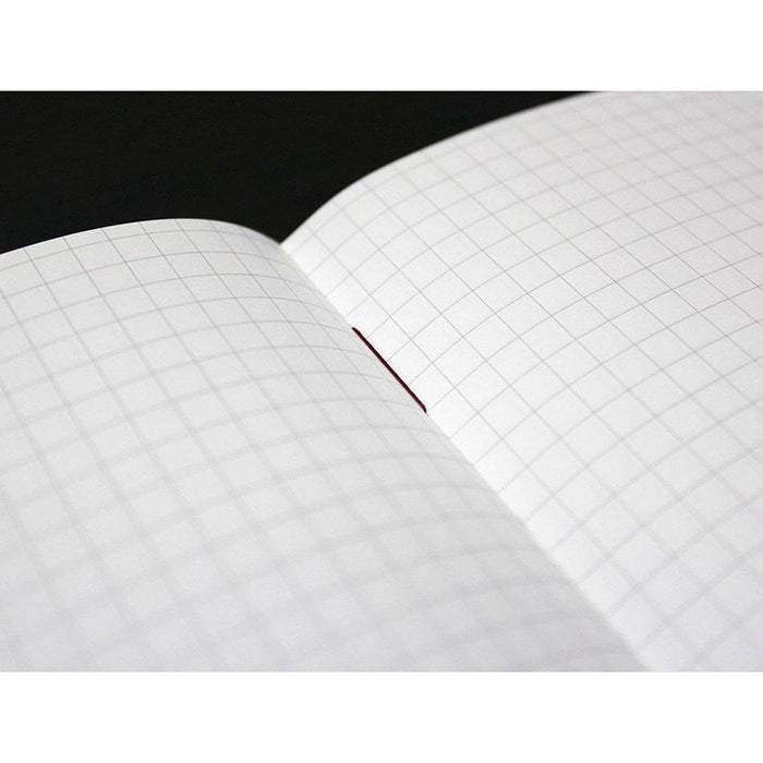 Apica | Cuaderno Premium A4 Silky Red (Cuadros)