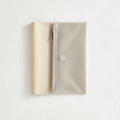 Daigo | Funda Estuche de Plástico Isshoni A6 Beige