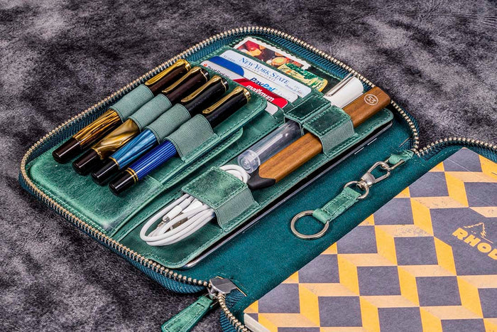 Galen Leather | Funda Leather Zippered Hobonichi Cousin A5 Planner Folio Crazy Horse Forest Green