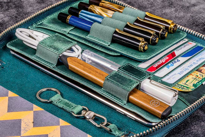 Galen Leather | Funda Leather Zippered Hobonichi Cousin A5 Planner Folio Crazy Horse Forest Green