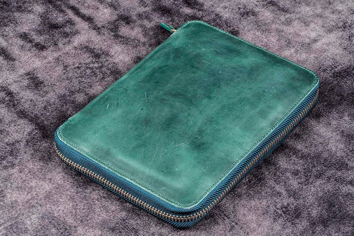 Galen Leather | Funda Leather Zippered Hobonichi Cousin A5 Planner Folio Crazy Horse Forest Green