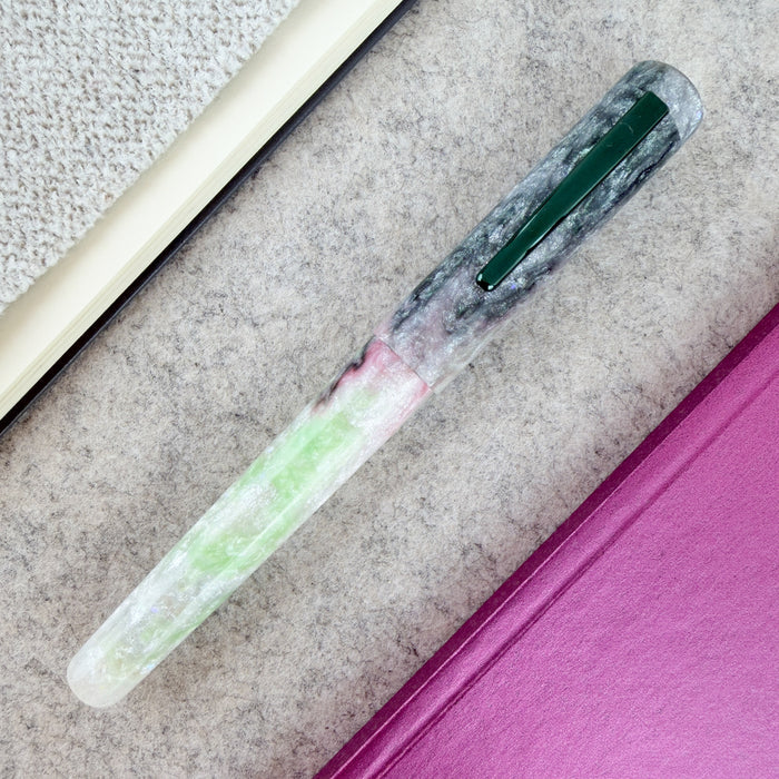 Hinze Pen Company Fountain Pen - Hearts Desire