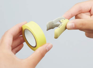 Kokuyo | Cortador de Washi Tape Karu-Cut Beige (20-25mm)