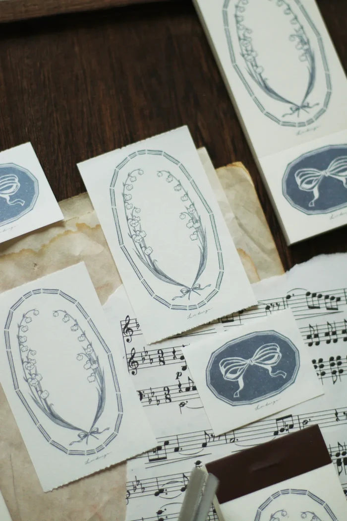 Loi Design | Bloc de Notas Collecting Lily of the Valley