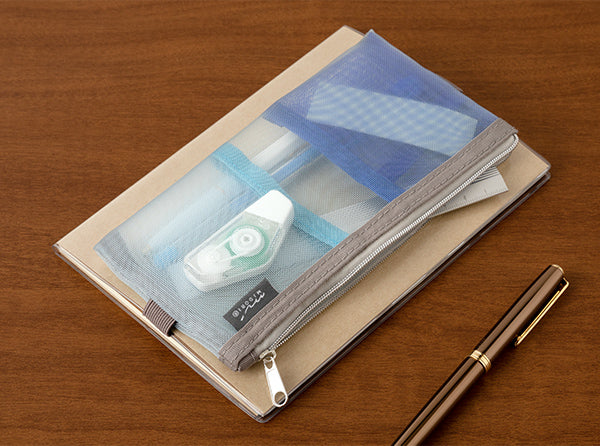 Midori | Estuche Book Band B6 - A5 de Malla Light Blue