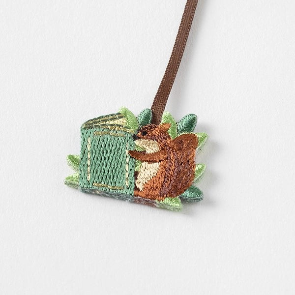 Midori | Punto de Libro Clip Bordado Ardilla