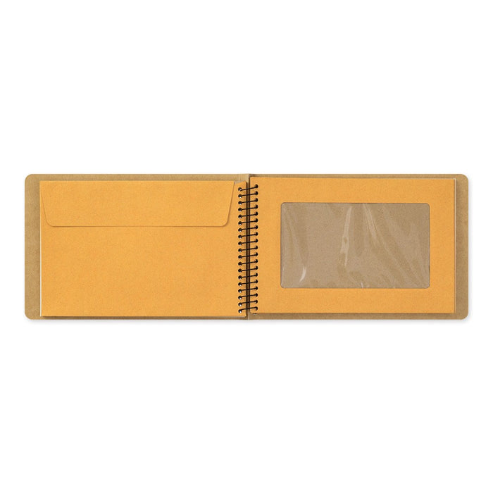 Traveler's Company | Cuaderno con Espiral B6 Sobres Visibles