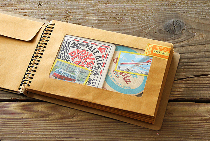 Traveler's Company | Cuaderno con Espiral B6 Sobres Visibles