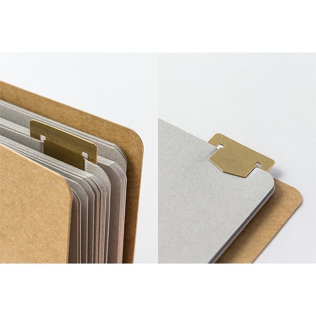 Traveler's Company | Marcapáginas Brass Template Number