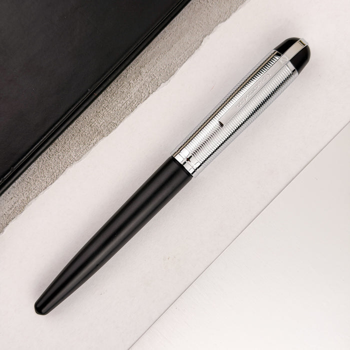 Wahl Eversharp Skyline Fountain Pen - Black w/Silver Trim