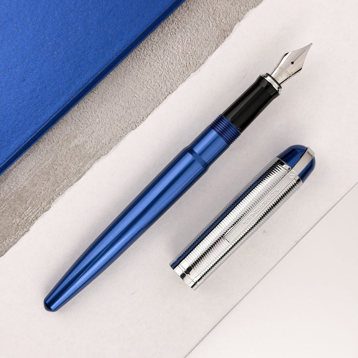 Wahl Eversharp Skyline Fountain Pen - Blue w/Silver Trim