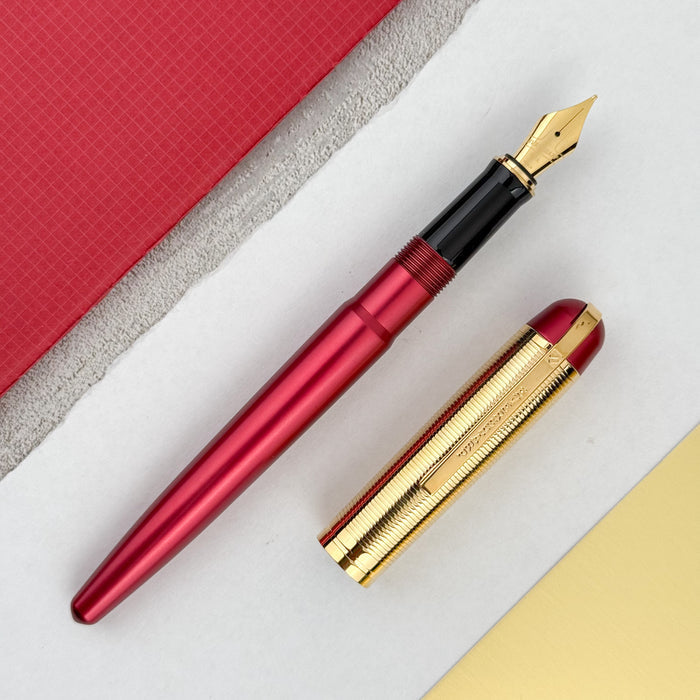 Wahl Eversharp Skyline Fountain Pen - Red w/Gold Trim