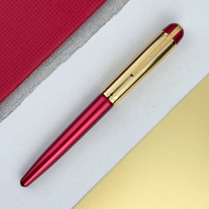 Wahl Eversharp Skyline Fountain Pen - Red w/Gold Trim